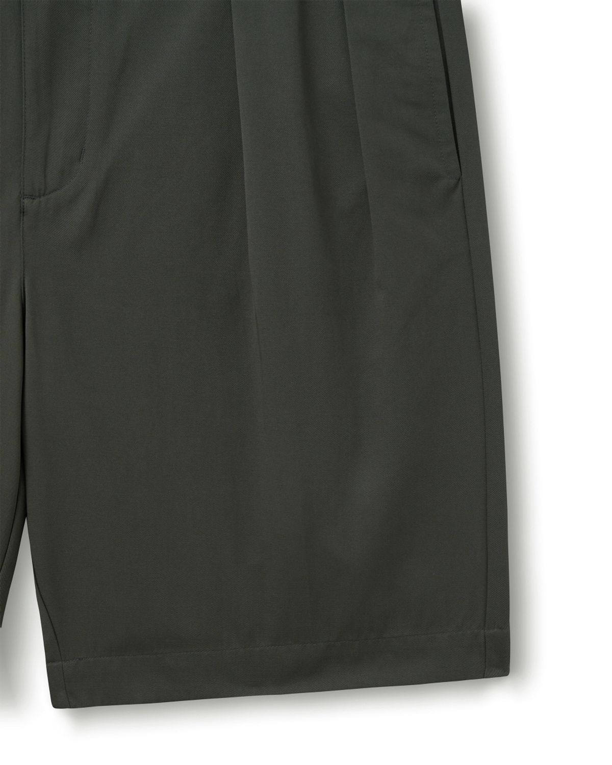 비슬로우(BESLOW) WIDE FIT TWO TUCK SHORTS OLIVE GREY