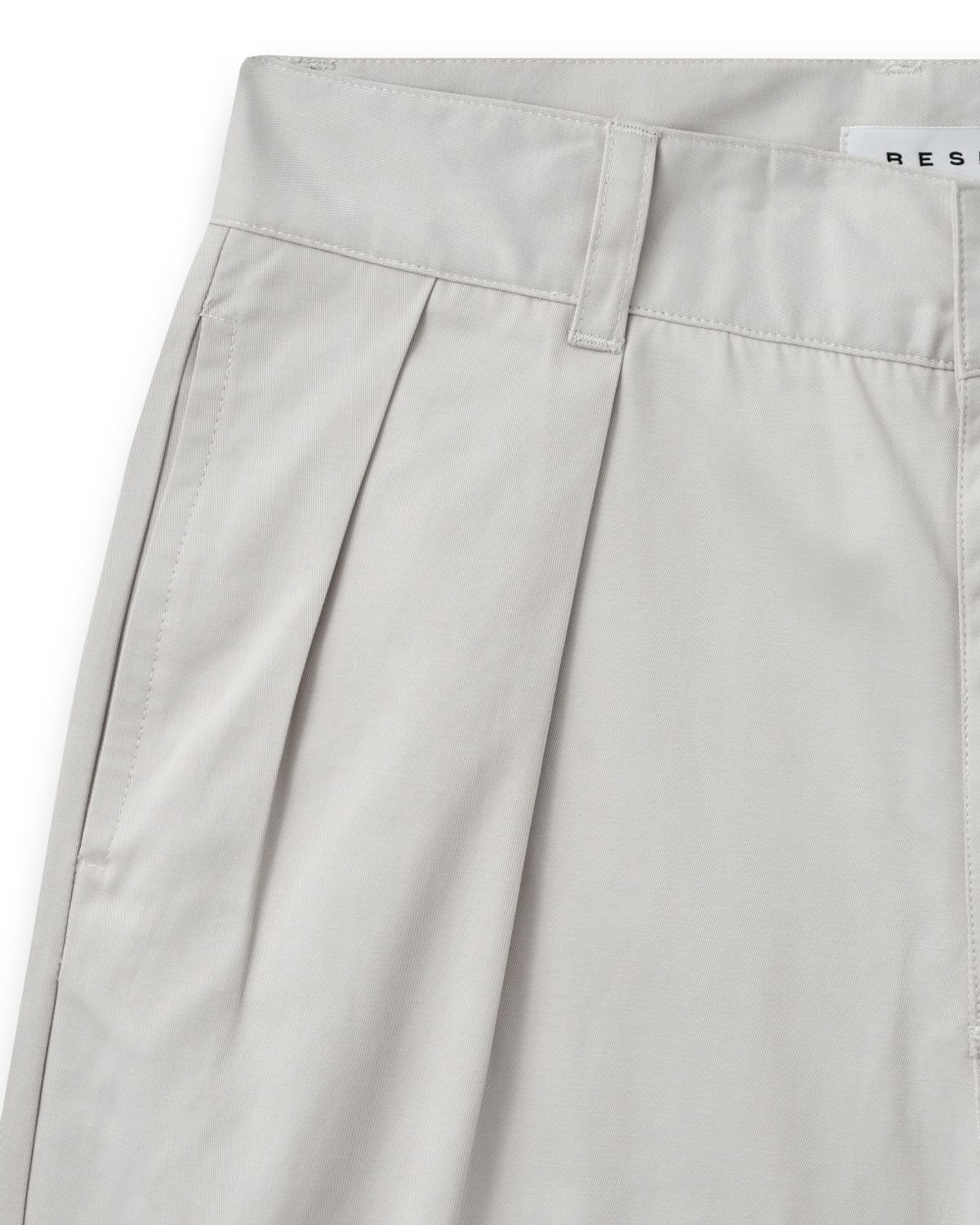 비슬로우(BESLOW) WIDE FIT TWO TUCK SHORTS LIGHT BEIGE