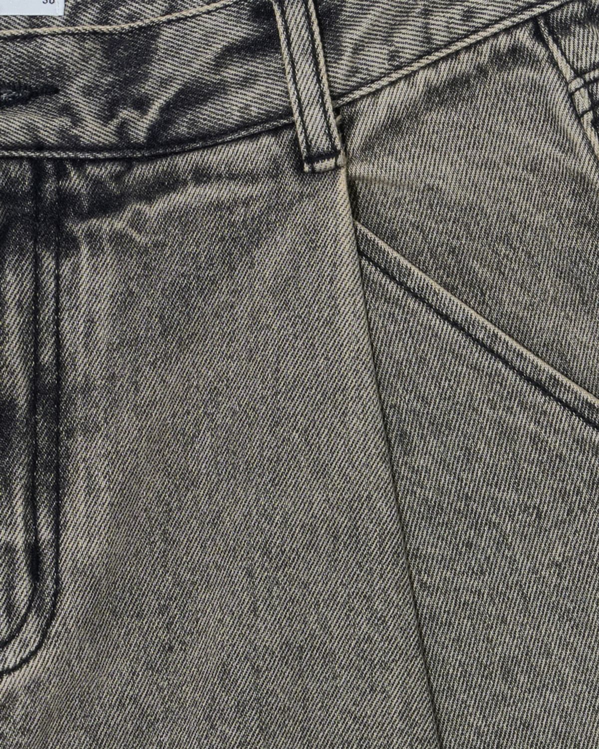 비슬로우(BESLOW) DEEP ONE TUCK SAND WASHED DENIM SHORTS SAND BLACK