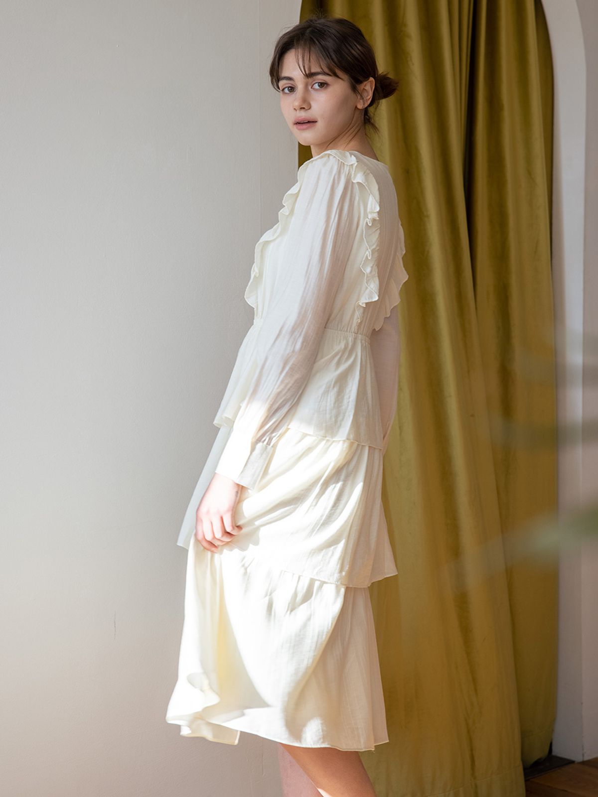 웬스데이딜라잇(WEDNESDAY DELIGHT) WED_Frill v-neck layered dress_WHITE