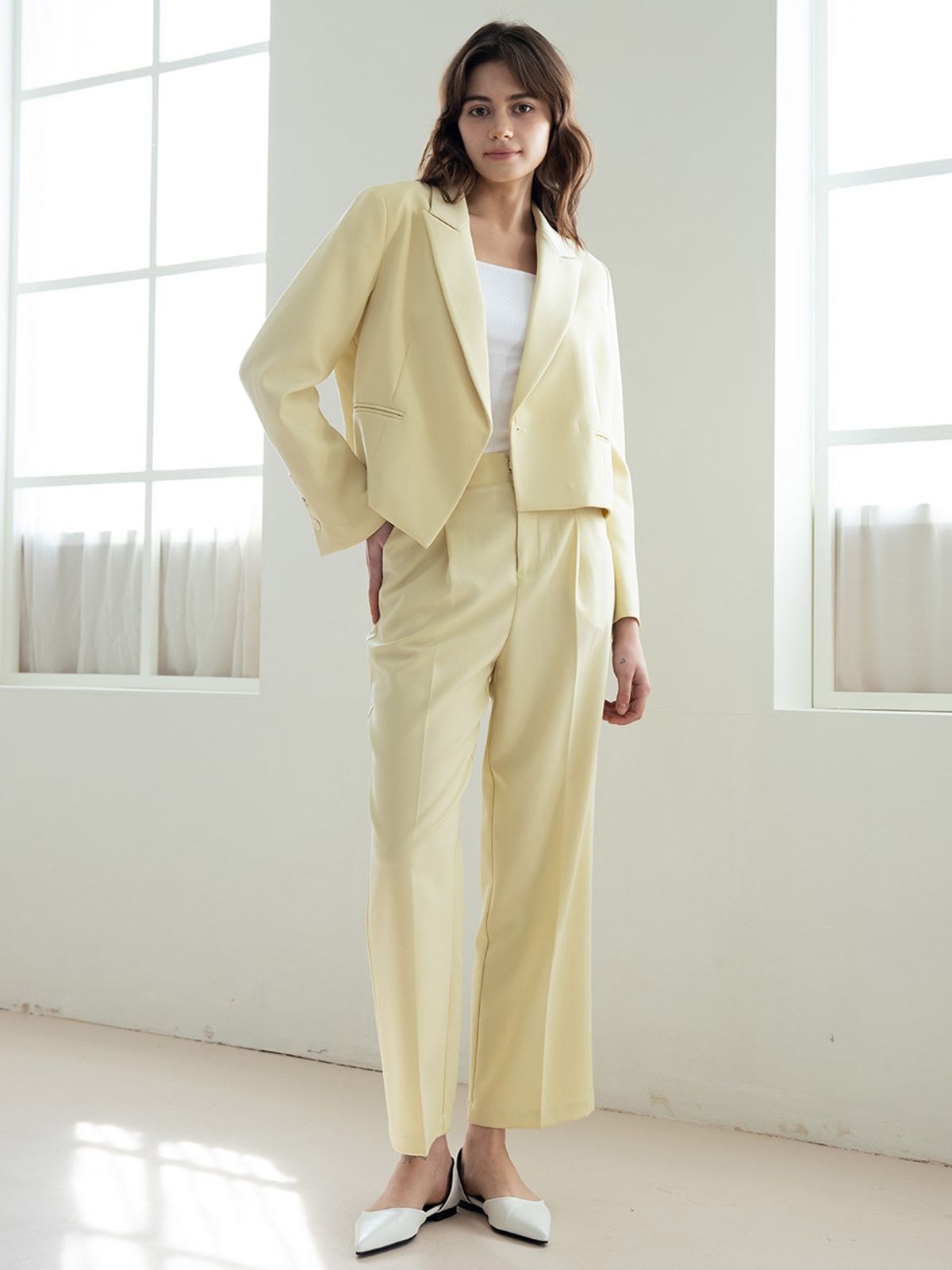 웬스데이딜라잇(WEDNESDAY DELIGHT) WED_Hidden button wide slacks_YELLOW