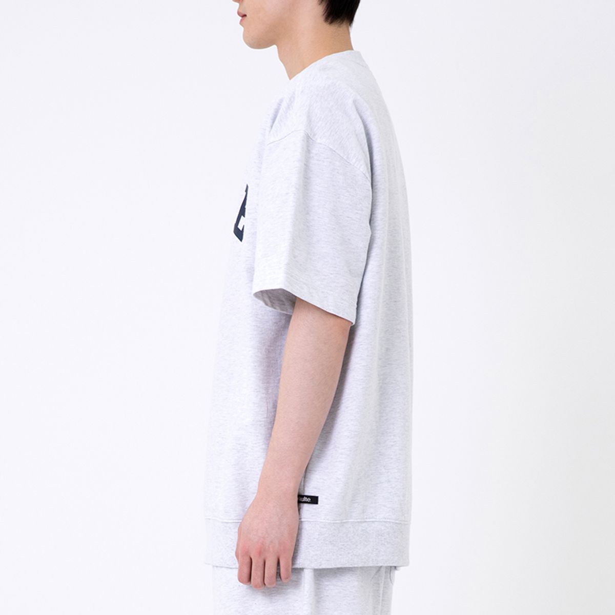 쿨트(KULTE) KULTE ARCH SHORT SLEEVE CREWNECK 라이트멜란지그레이