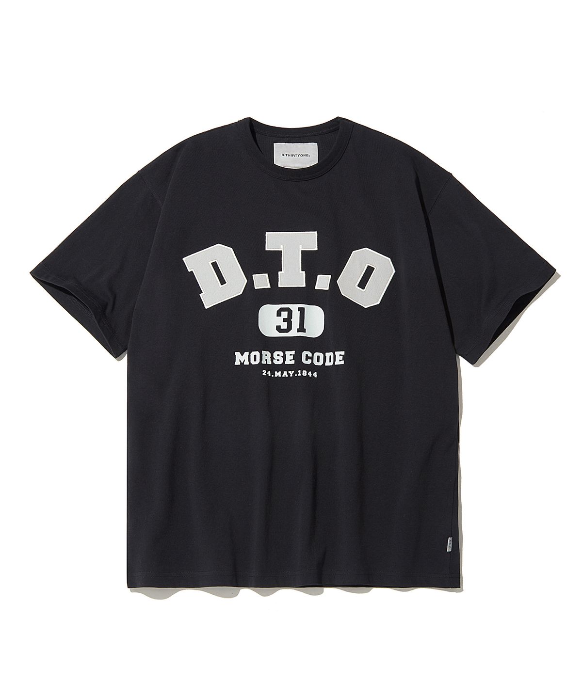 디써티원(DTHIRTYONE) APPLIQUE T-SHIRT_BLACK