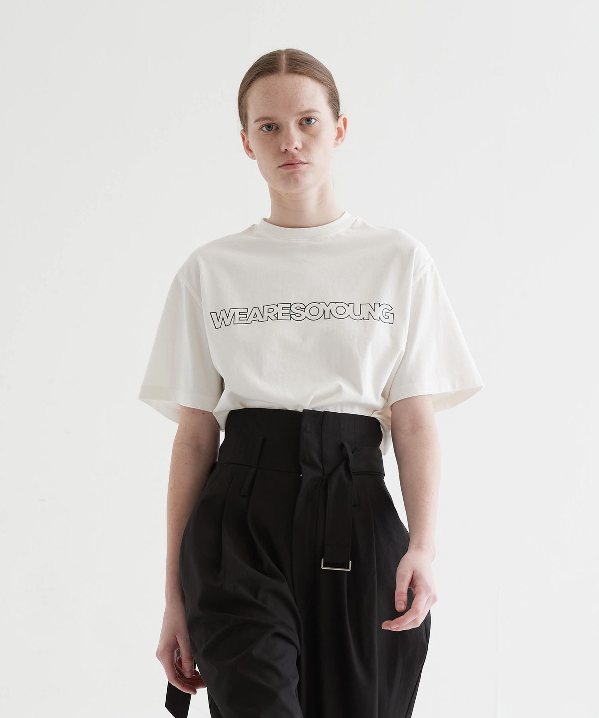 하이투(HYIIⁿ) [UNISEX] 슬로건 프린트 티셔츠 오프화이트
