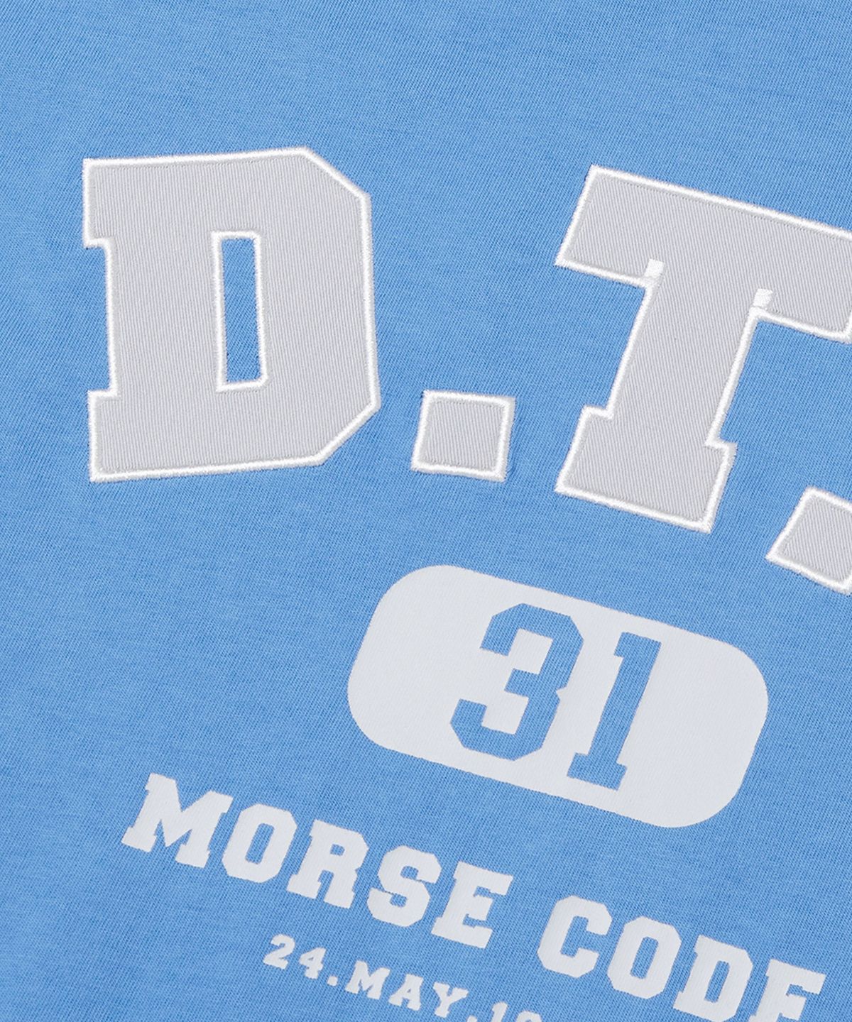 디써티원(DTHIRTYONE) APPLIQUE T-SHIRT_PASTEL BLUE