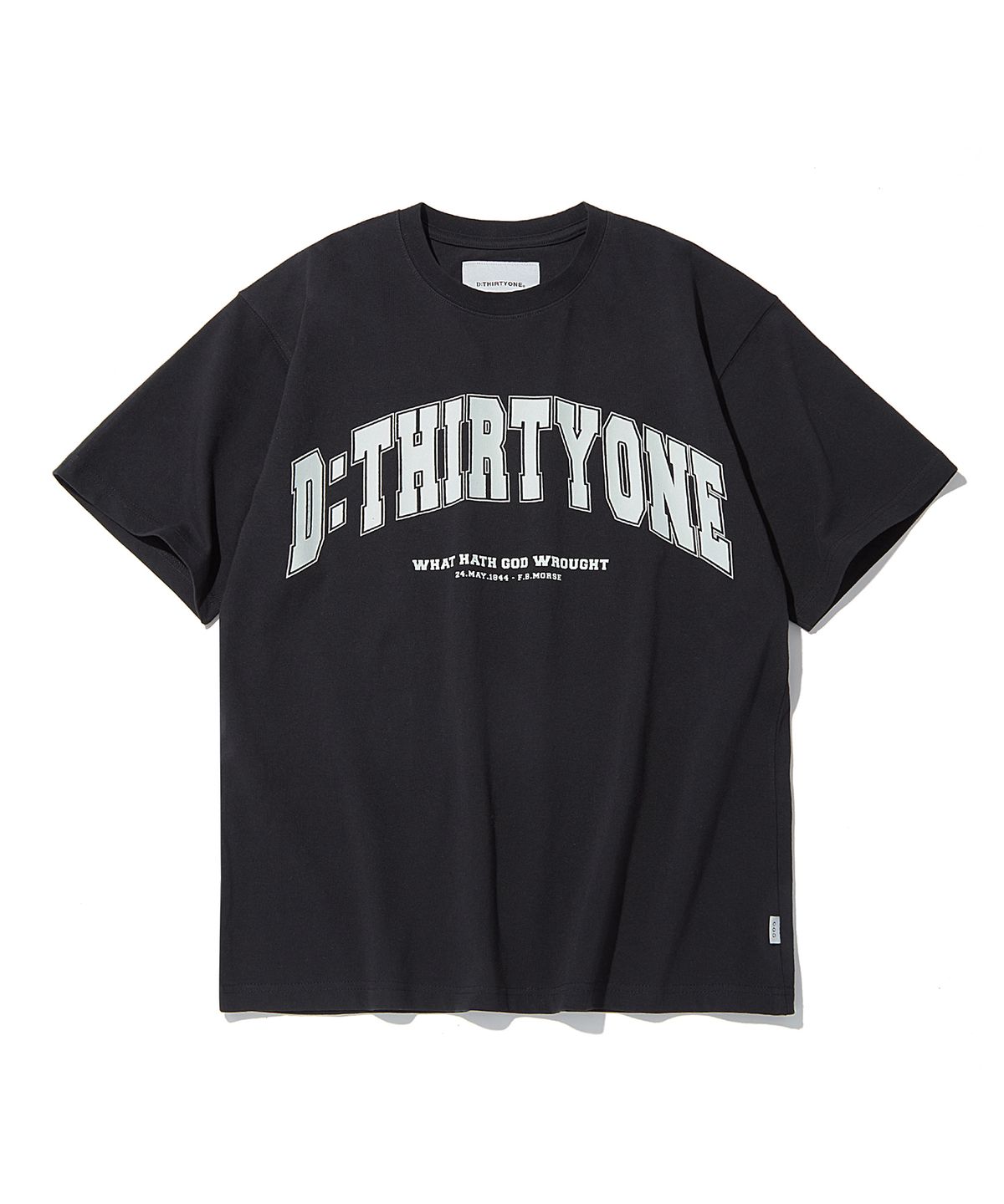 디써티원(DTHIRTYONE) UNIVERSITY LOGO T-SHIRT_BLACK