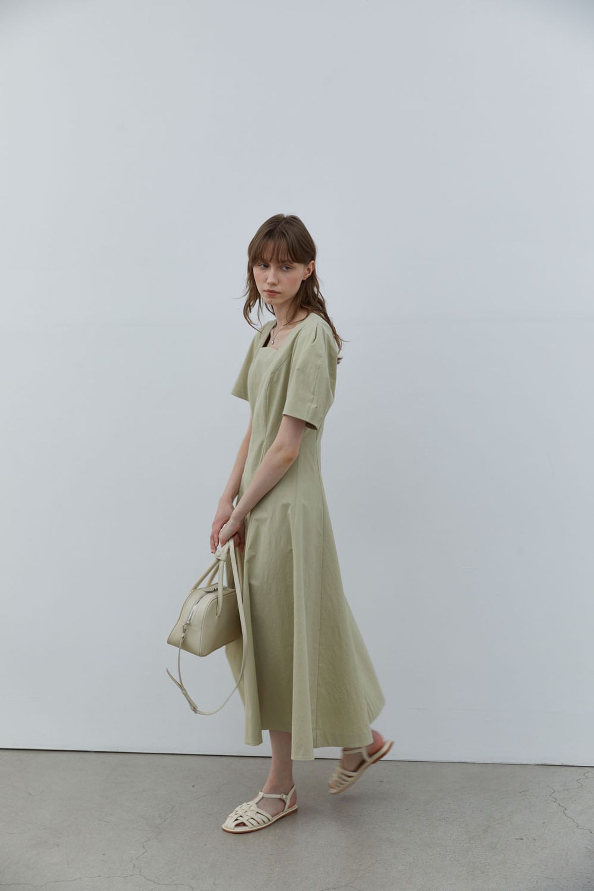 더페니(THE PENNY) PRINCESS FLARE ONE PIECE - Beige