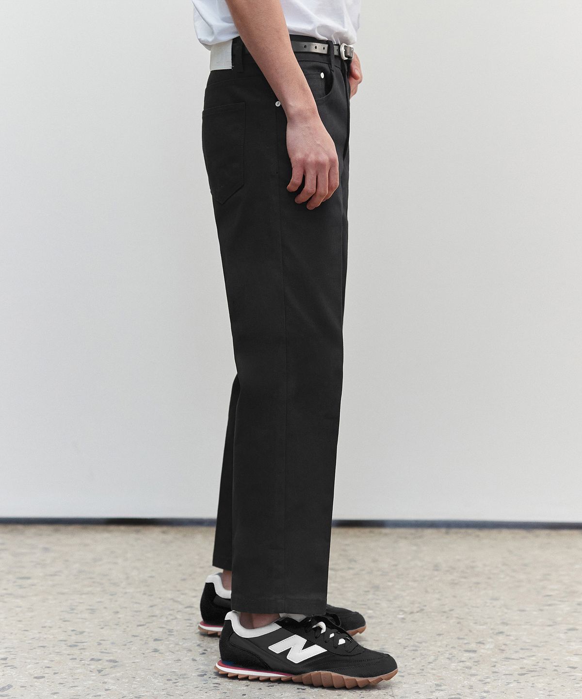데케트(DECET) Dawn Cropped Tapered Jeans DCPT001Black