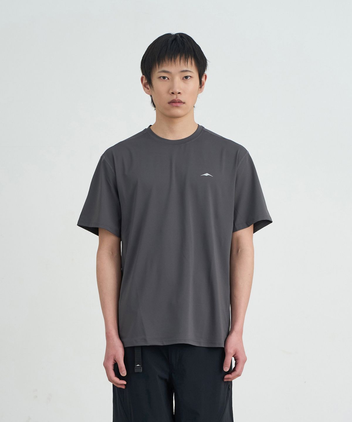 고요웨어(GOYOWEAR) 아스킨 로고 숏 슬리브 (그레이)