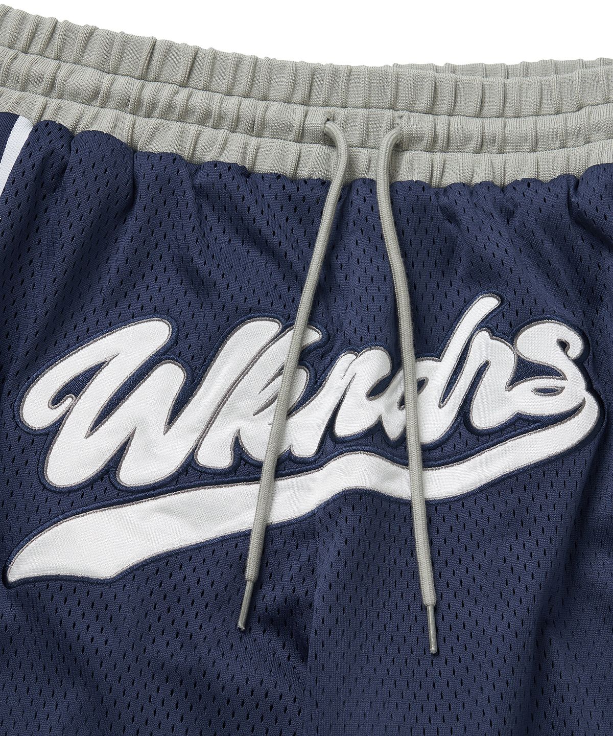 위캔더스(WKNDRS) BASKETBALL SHORTS (NAVY)