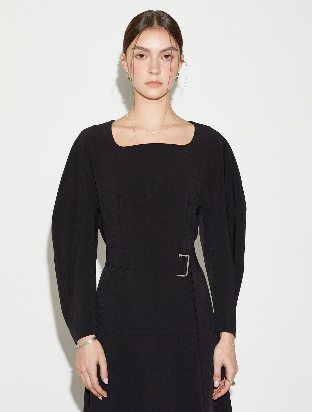르이엘(LE YIEL) Cocoon Sleeve One Piece_Black 코쿤 슬리브 원피스_블랙