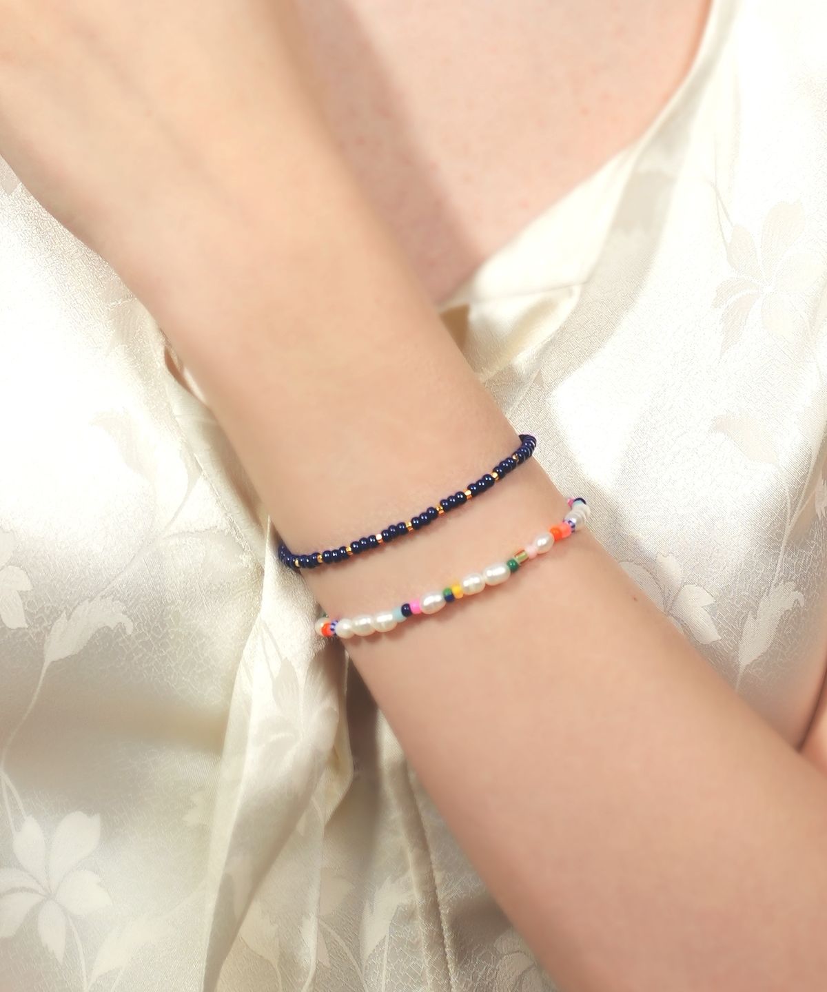 봉보(BONBEAU) Gold edge simple color beads Bracelet 골드 엣지 심플 컬러 레이어드 비즈 팔찌