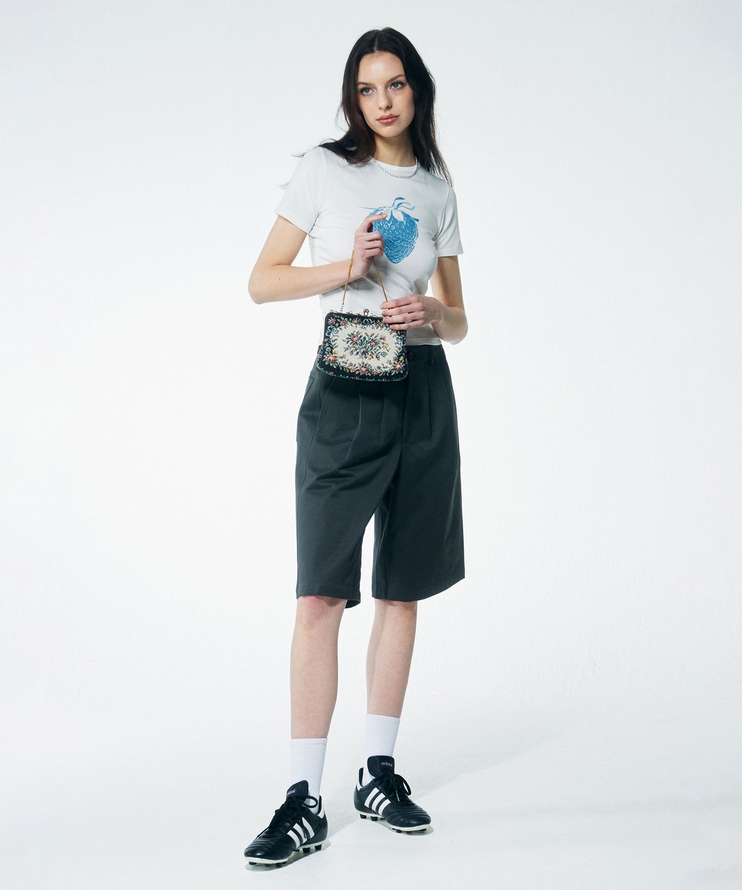 MUSINSA公式 | SCULPTOR Strawberry Crop Top White