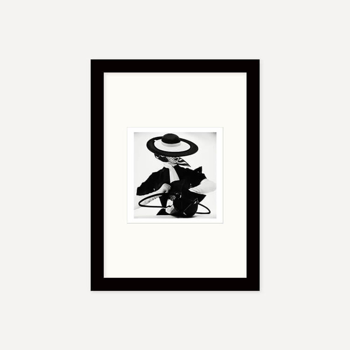 그릿시즌(GREET SEASON) 어빙 펜 Black and White Fashion with Handbag, 1950 (액자 포함)