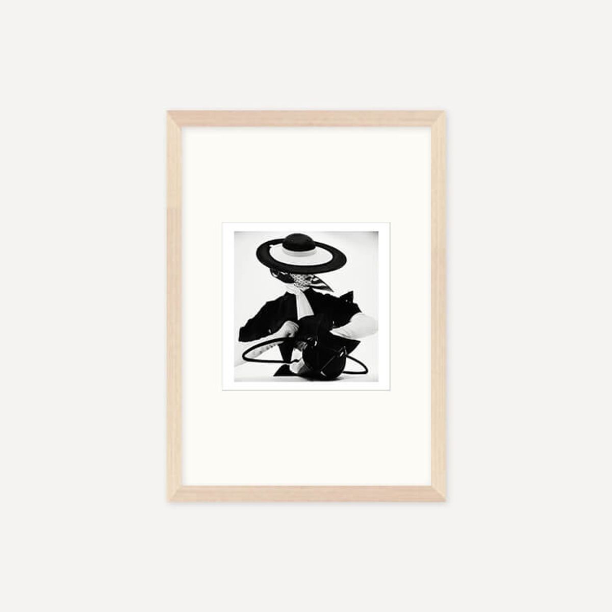 그릿시즌(GREET SEASON) 어빙 펜 Black and White Fashion with Handbag, 1950 (액자 포함)
