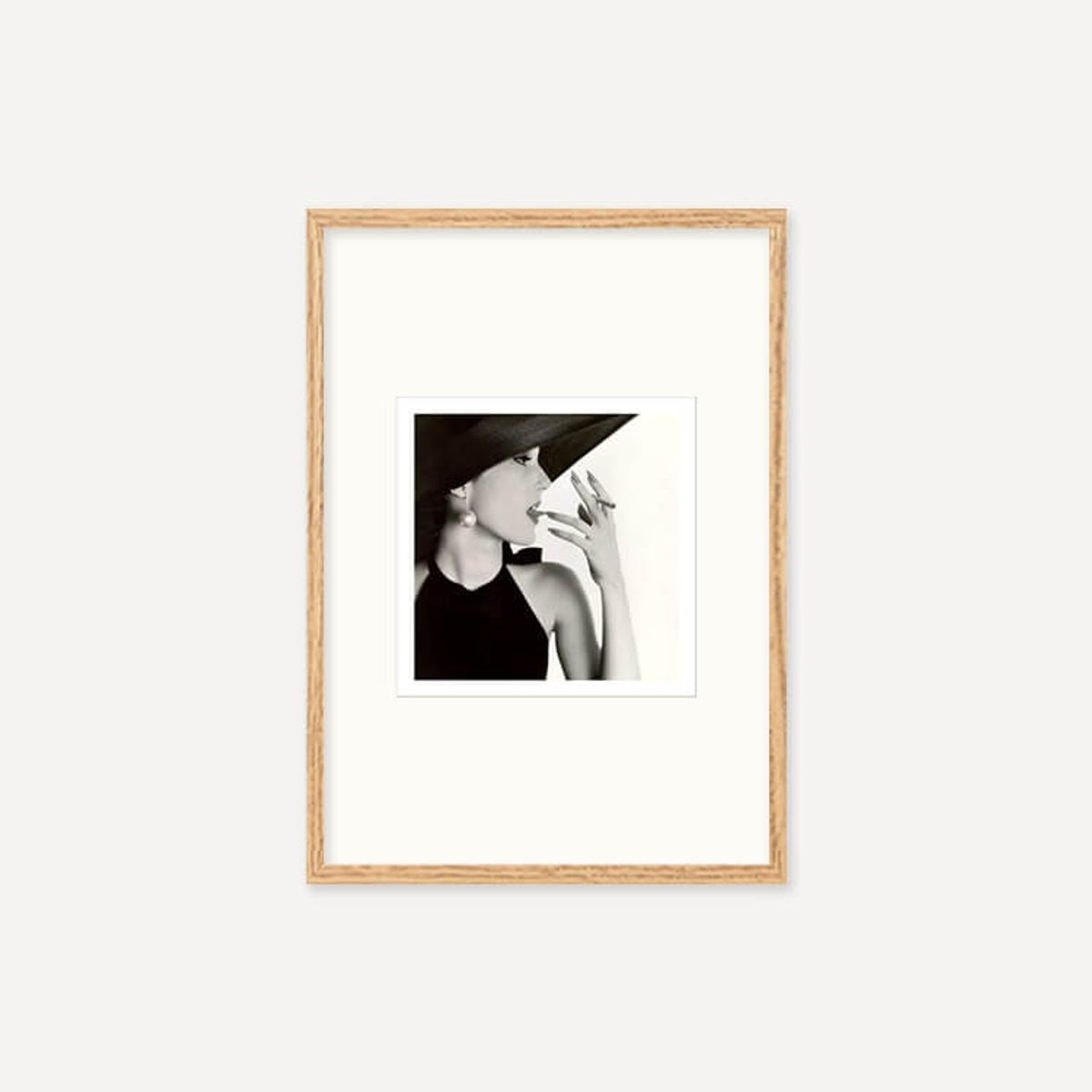 그릿시즌(GREET SEASON) 어빙 펜 Girl with Tobacco on Tongue (Mary Jane Russell), 1951 (액자 포함)