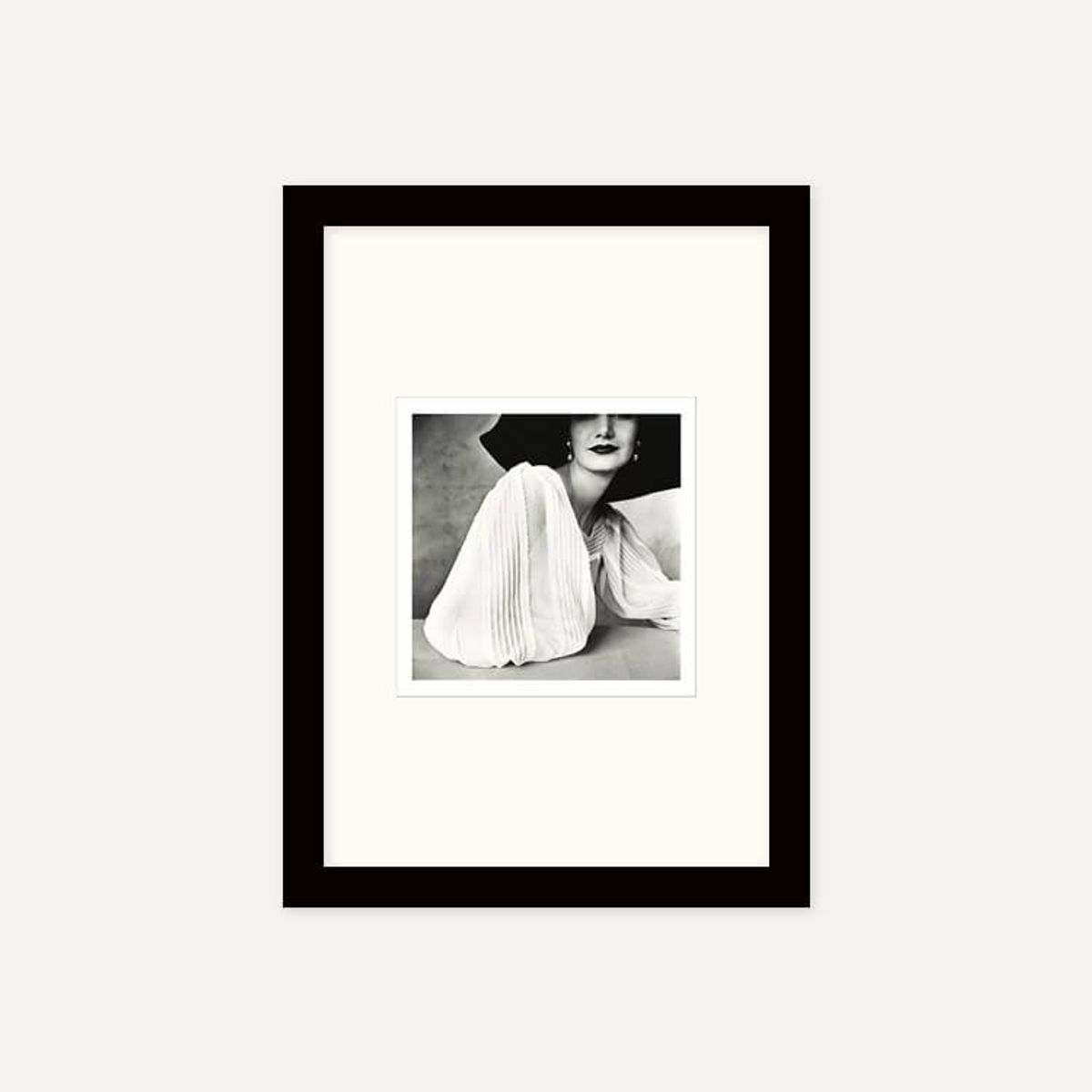 그릿시즌(GREET SEASON) 어빙 펜 Girl with Tobacco on Tongue (Mary Jane Russell), 1951 (액자 포함)