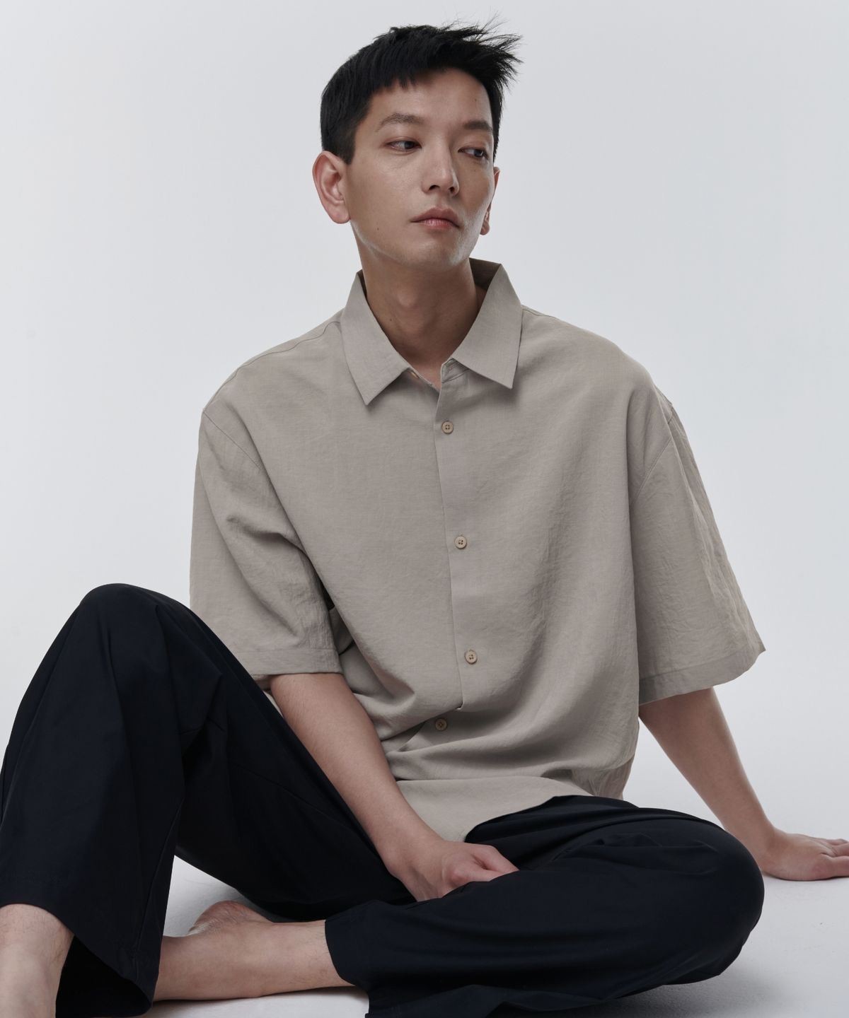 무신사 스탠다드(MUSINSA STANDARD) 쿨링 딥 턱 와이드 밴딩 팬츠 [블랙]