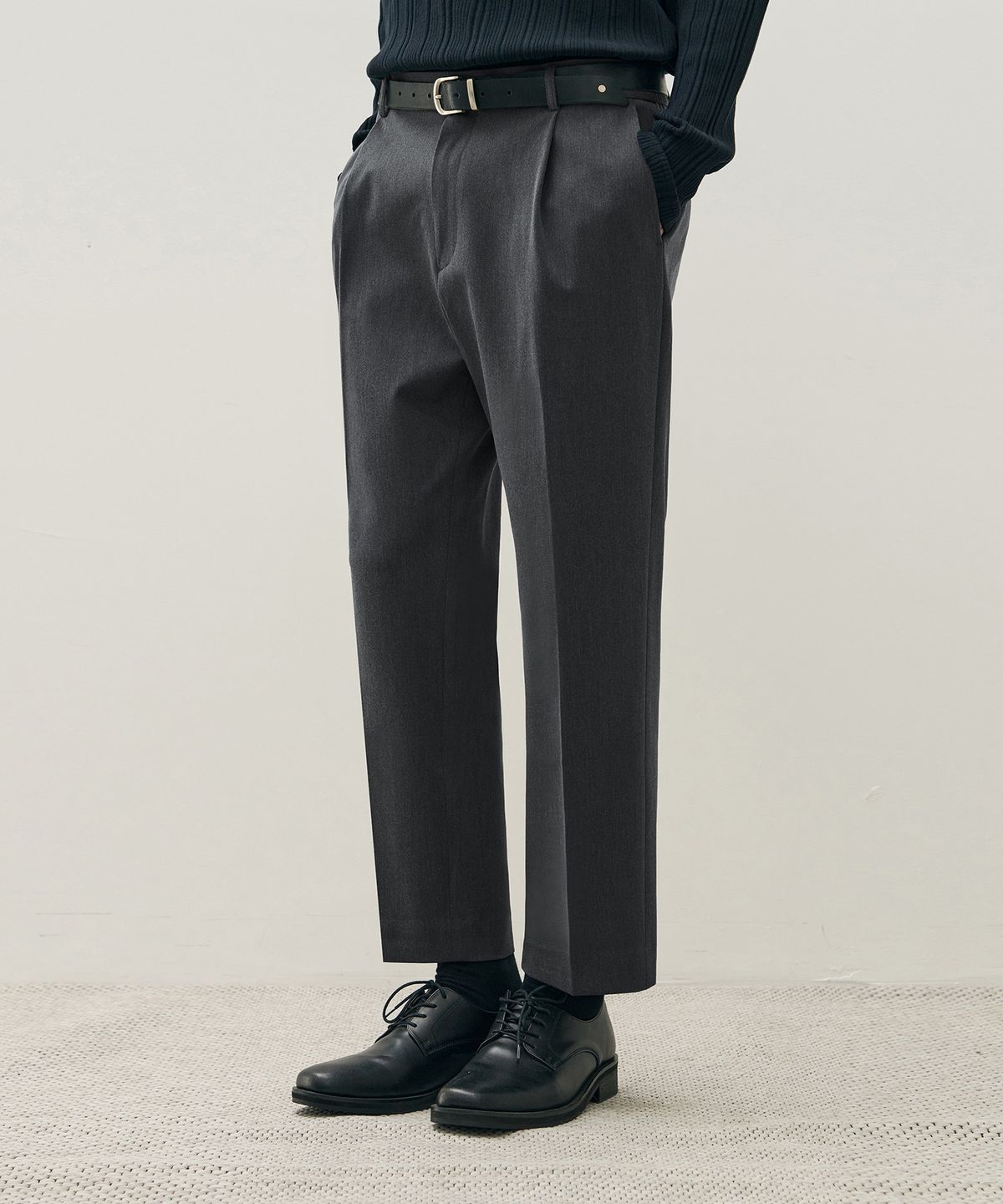 드로우핏(DRAW FIT) 원턱 밴딩 테이퍼드 슬랙스 [GREY]