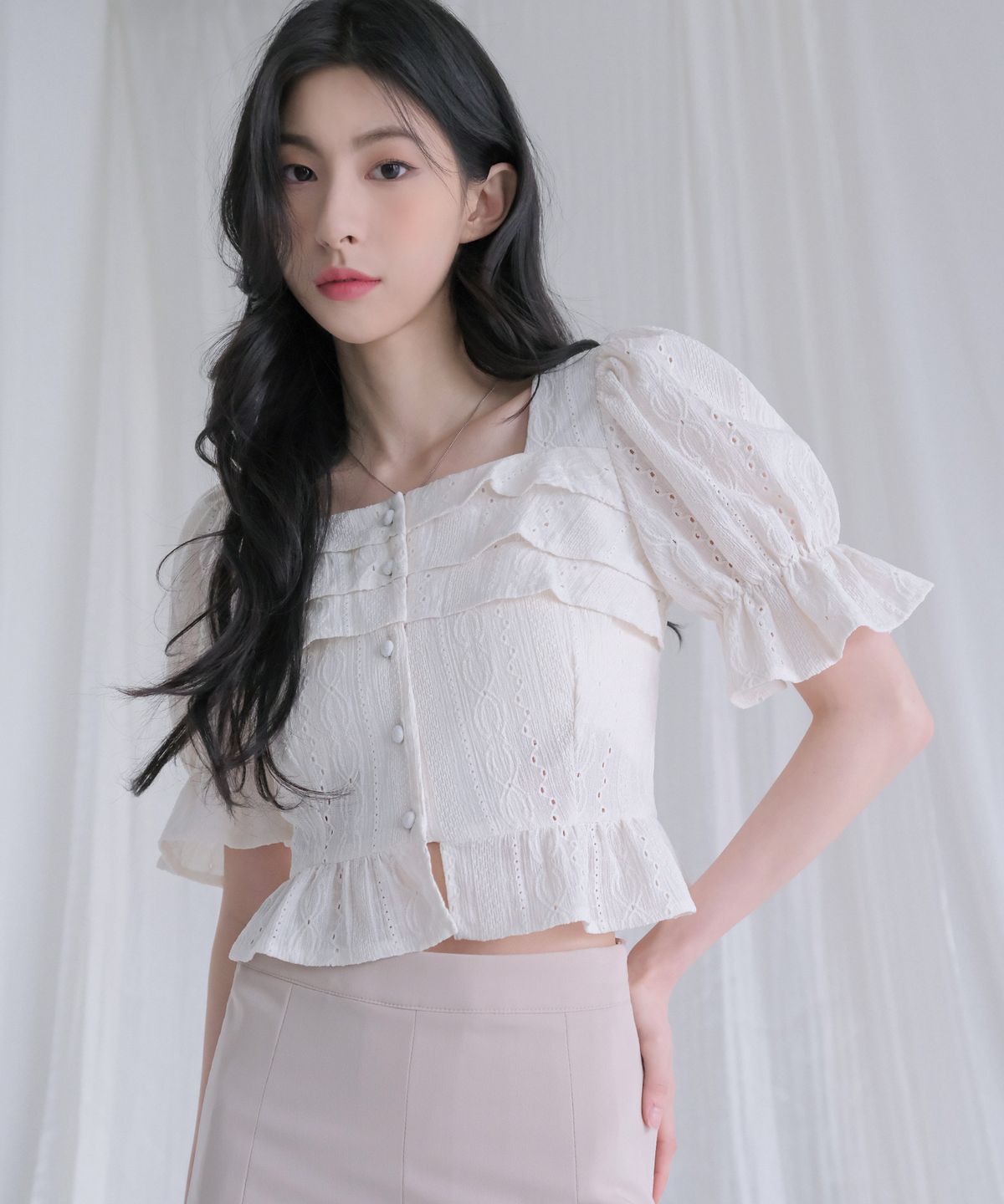 어반드레스(AVANDRESS) punching frill blouse BLACK