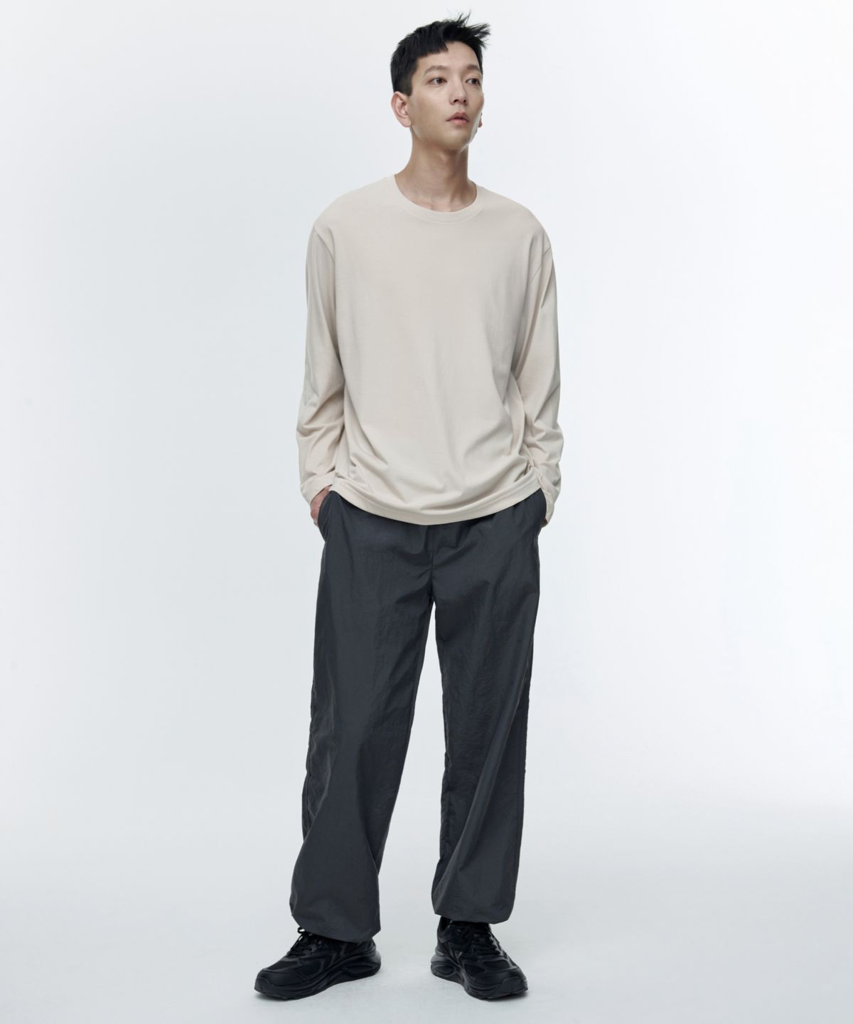 무신사 스탠다드(MUSINSA STANDARD) 나일론 와이드 스트링 팬츠 [그레이]