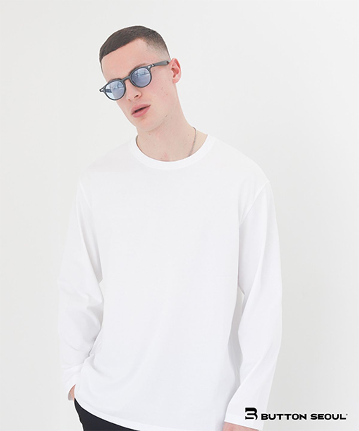 버튼서울(BUTTON SEOUL) 베이직 무지 긴팔 티셔츠 (White)