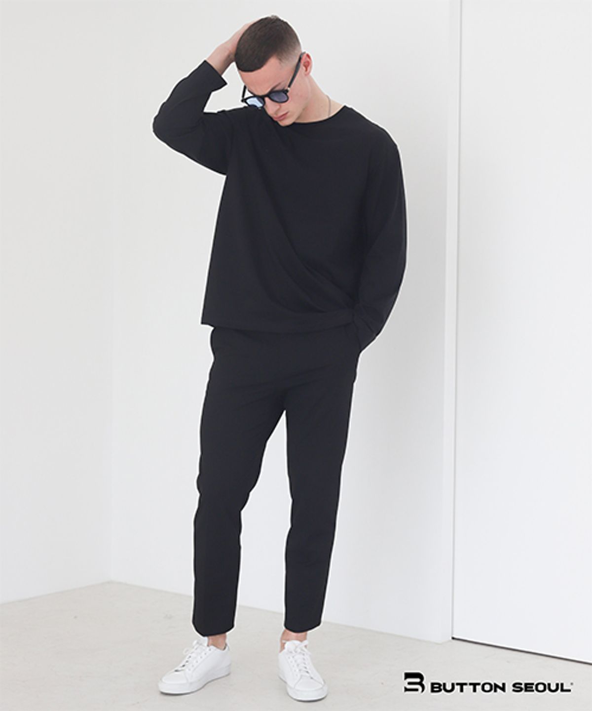 버튼서울(BUTTON SEOUL) 베이직 무지 긴팔 티셔츠 (Black)