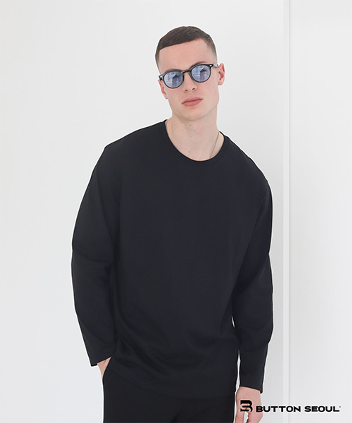 버튼서울(BUTTON SEOUL) 베이직 무지 긴팔 티셔츠 (Black)