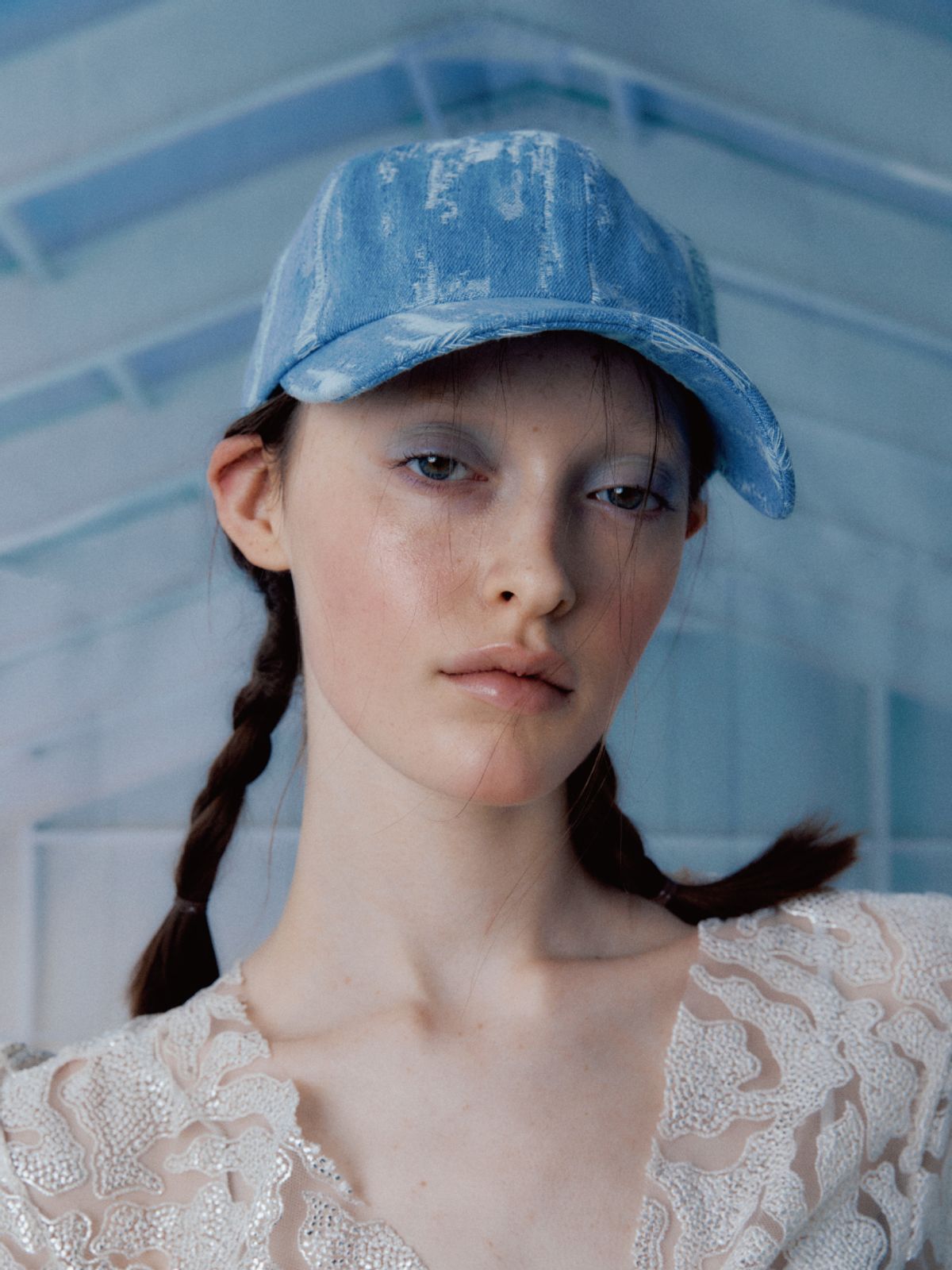 포에지담(POESIEDAME) DESTROYED DENIM CAP IN LIGHT BLUE