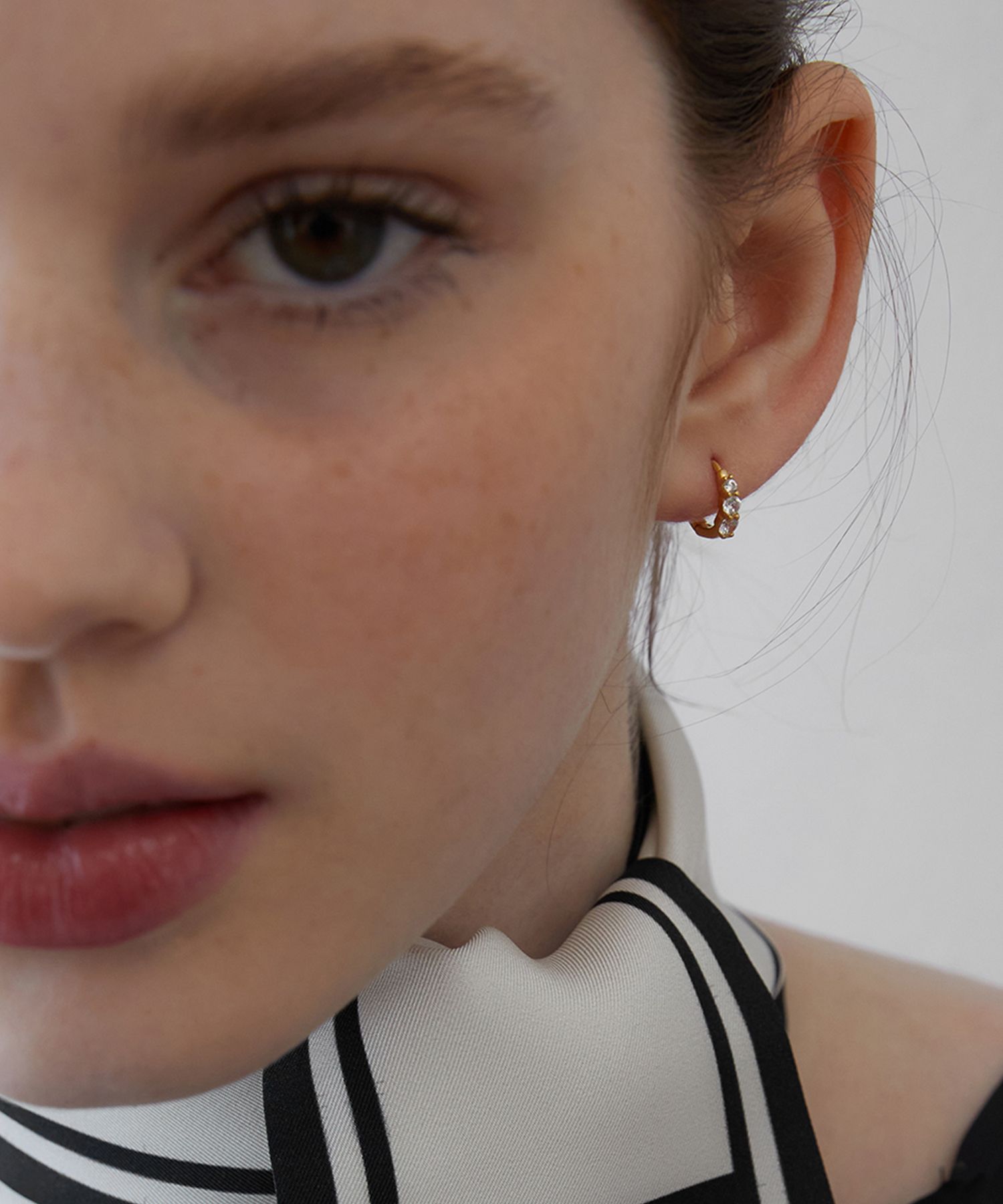 【TATIANA】(Silver925) Wave Toy Hoop Earrings 韓国 ピアス 韓国発【TATIANA】(Silver925)Crystal Toy Hoop Earring ピアス