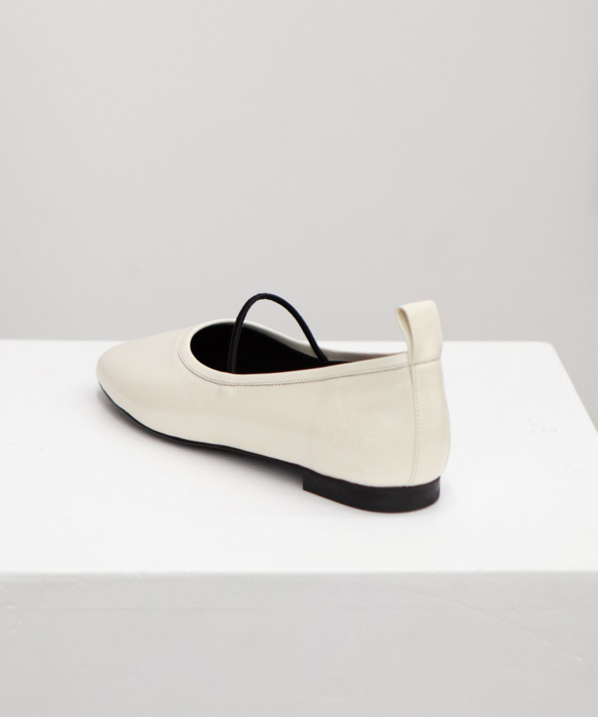 트윗비피(TWVP) SOI FLAT SHOES 소이 플랫  23S04IV