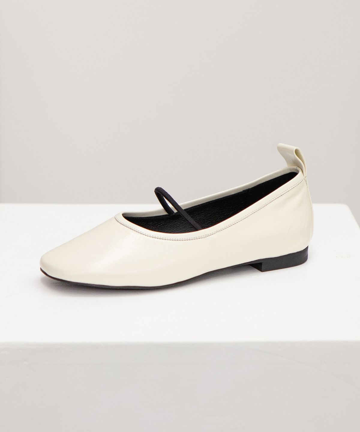트윗비피(TWVP) SOI FLAT SHOES 소이 플랫  23S04IV