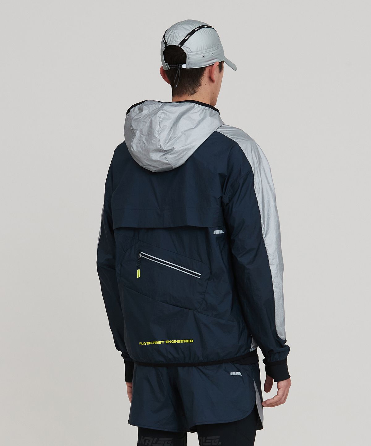 칼렉(KALEG) UNISEX METALIGHT WIND JACKET_NAVY