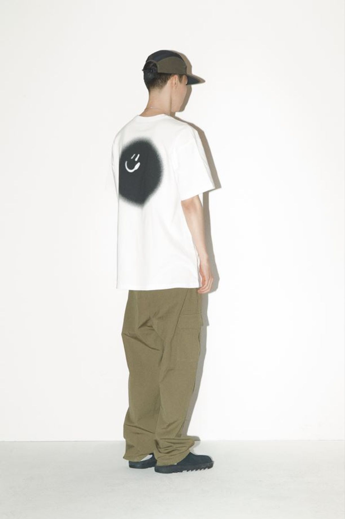 이스트쿤스트(ISTKUNST) BLUR SMILEY BALL TEE_WHITE(IK2EMMT502A)