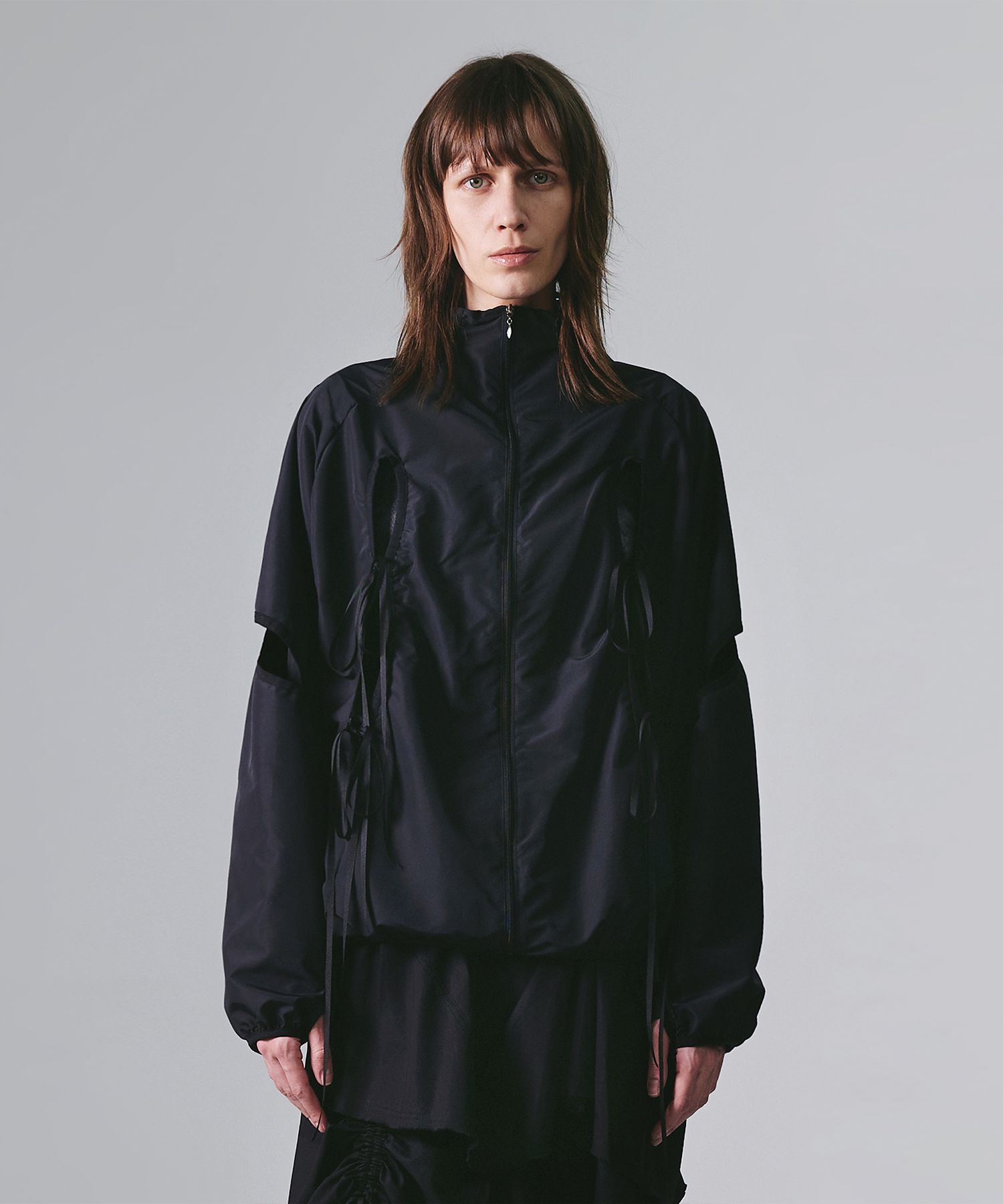 MUSINSA公式 | NACHE CUT-OUT WIND BREAKER (UNISEX) LIGHT GRAY