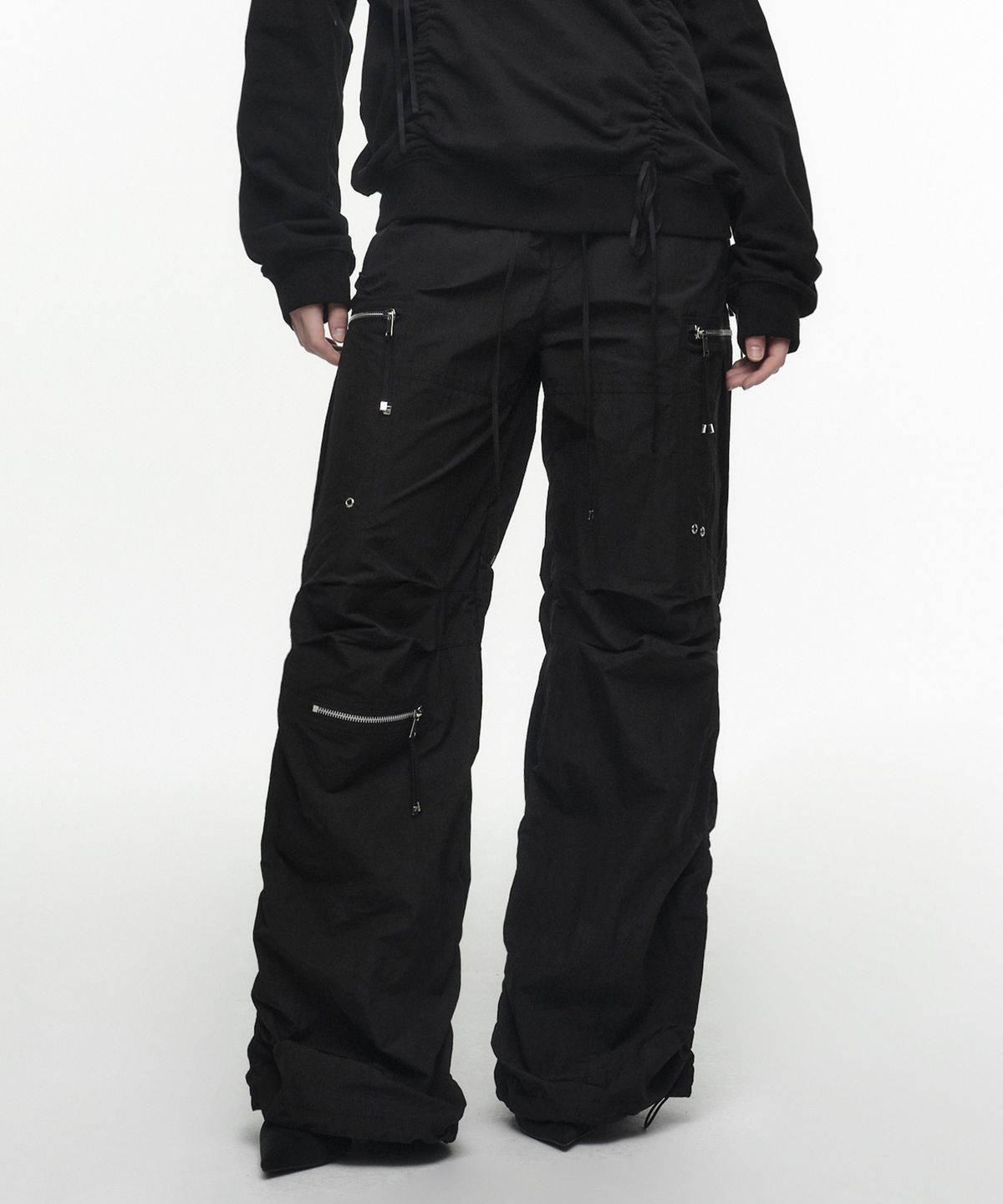 나체(NACHE) PUCKERING JOGGER PANTS (UNISEX) CHARCOAL