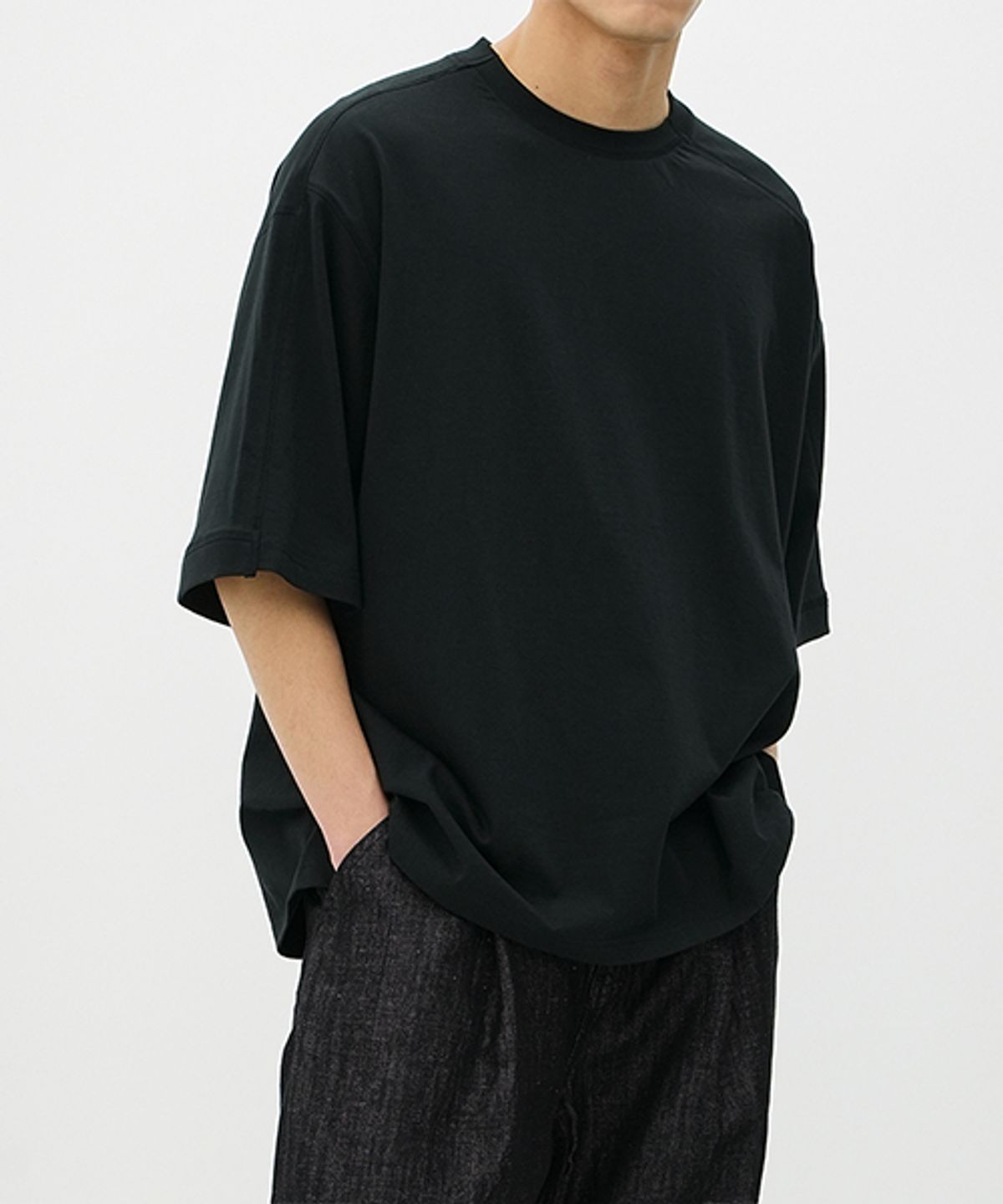 에러스익셉티드(ERRORS EXCEPTED) HS501BK 언발란스 반팔티 (Black)