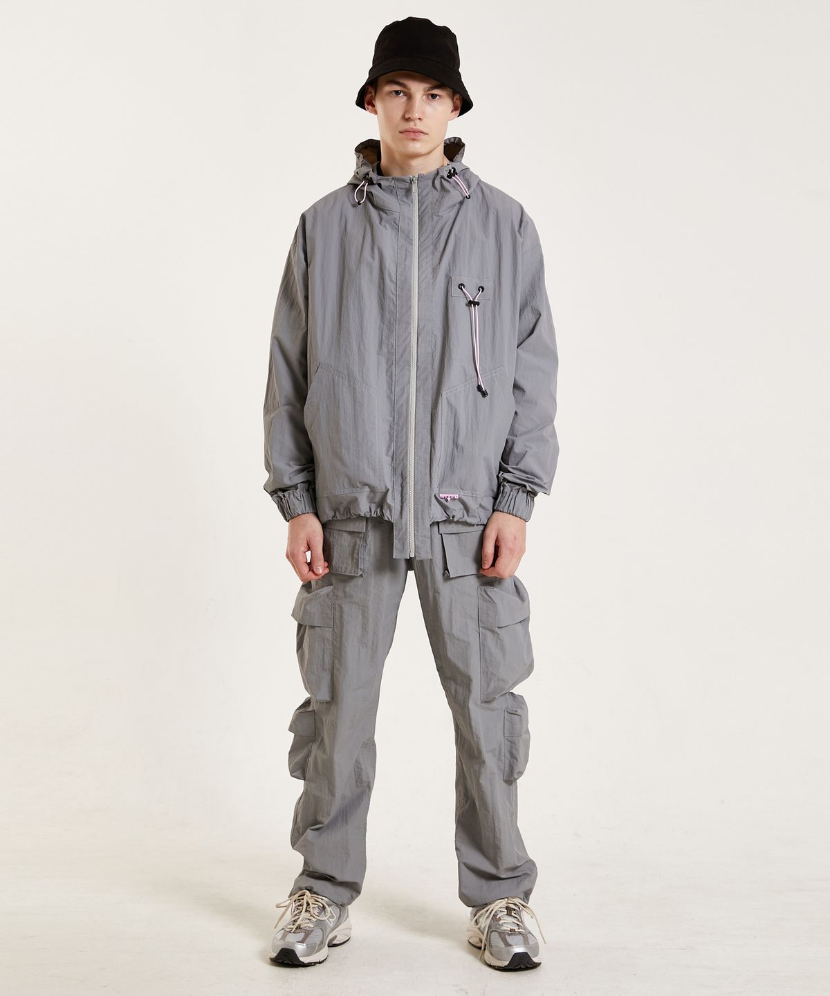 슈브토(SHVTO) Nylon multi pocket pants