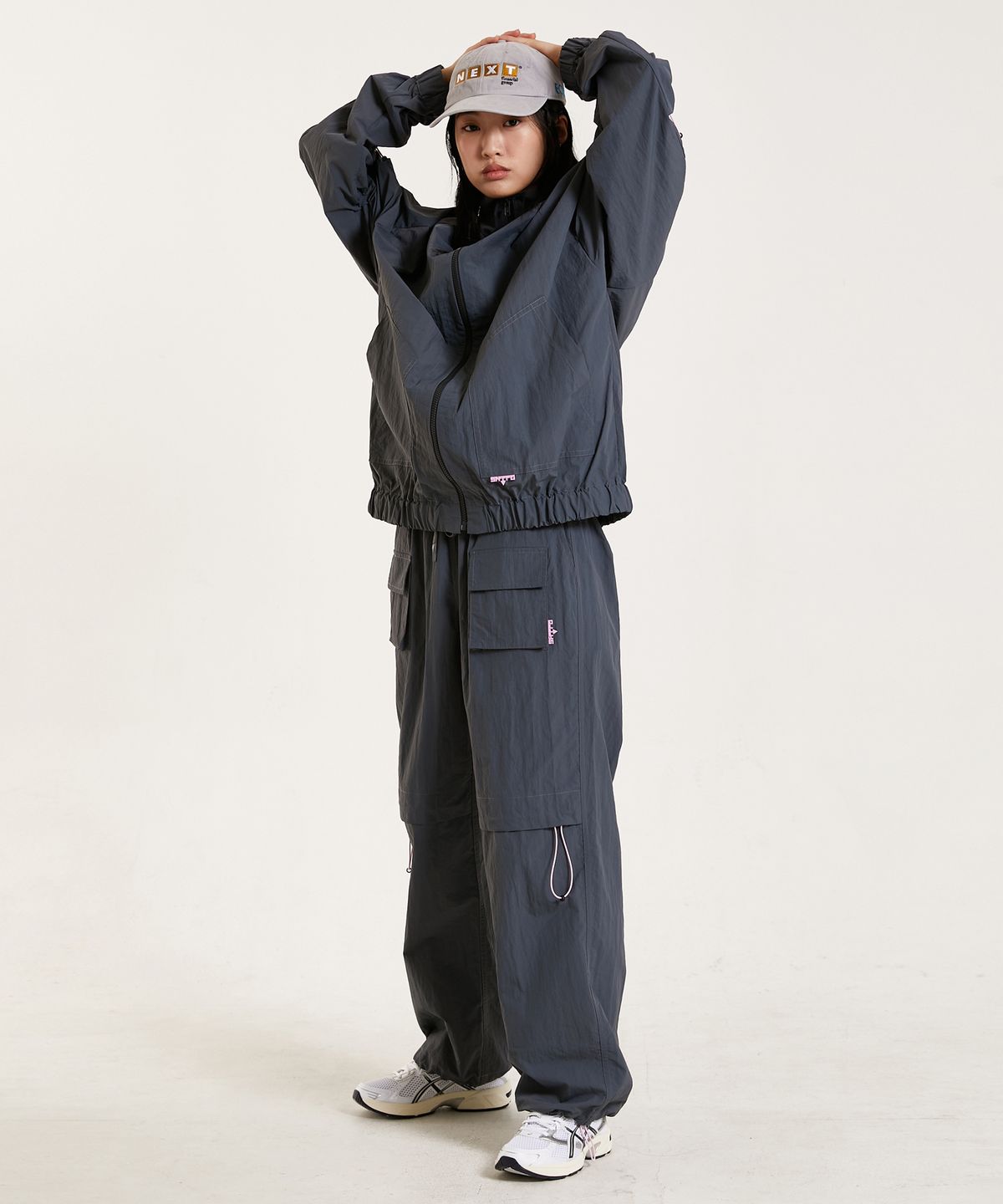 슈브토(SHVTO) Nylon baggy pants