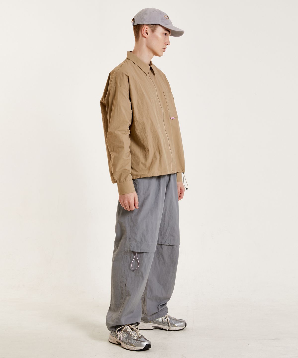 슈브토(SHVTO) Nylon balloon gray pants