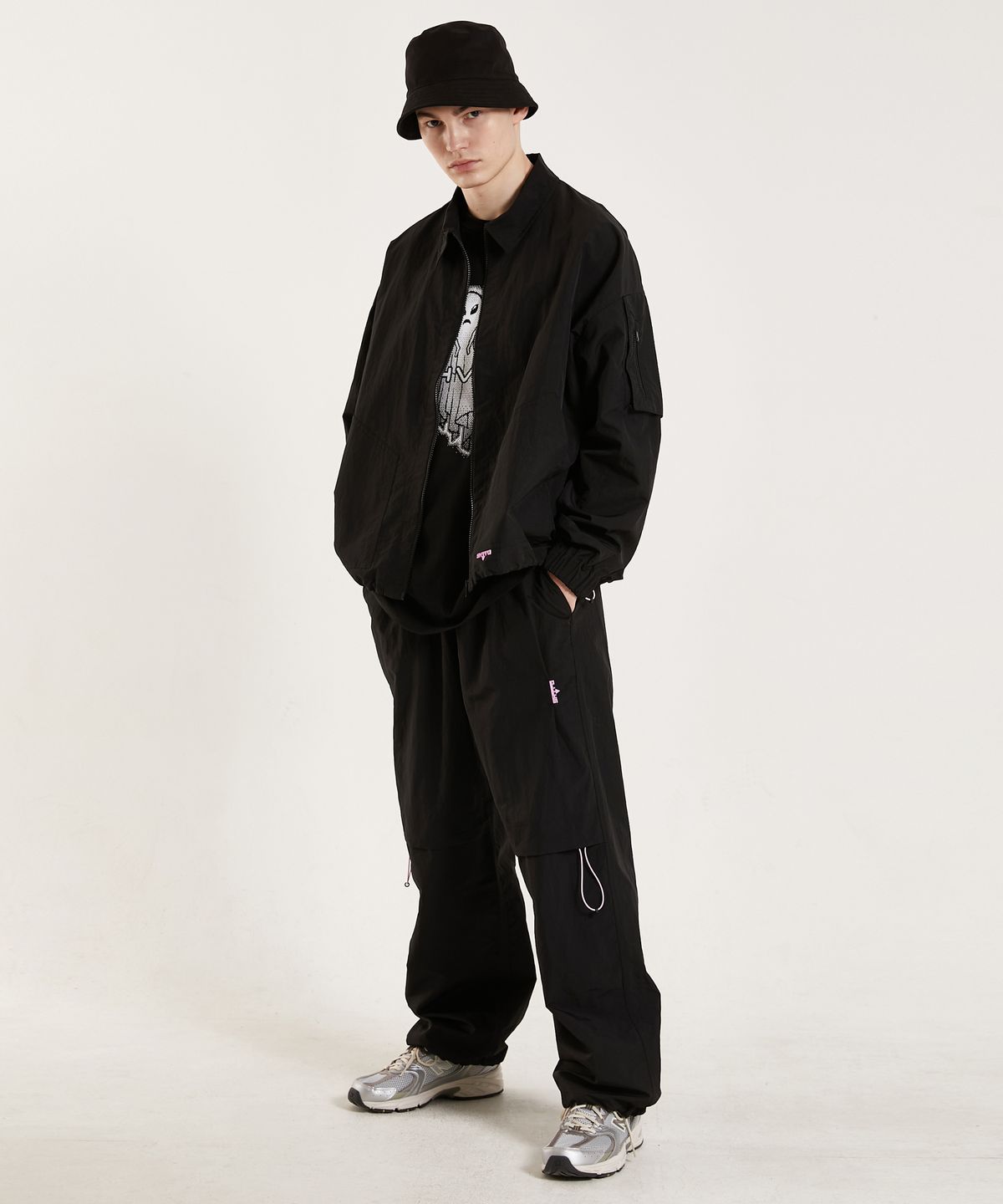 슈브토(SHVTO) Nylon balloon black pants