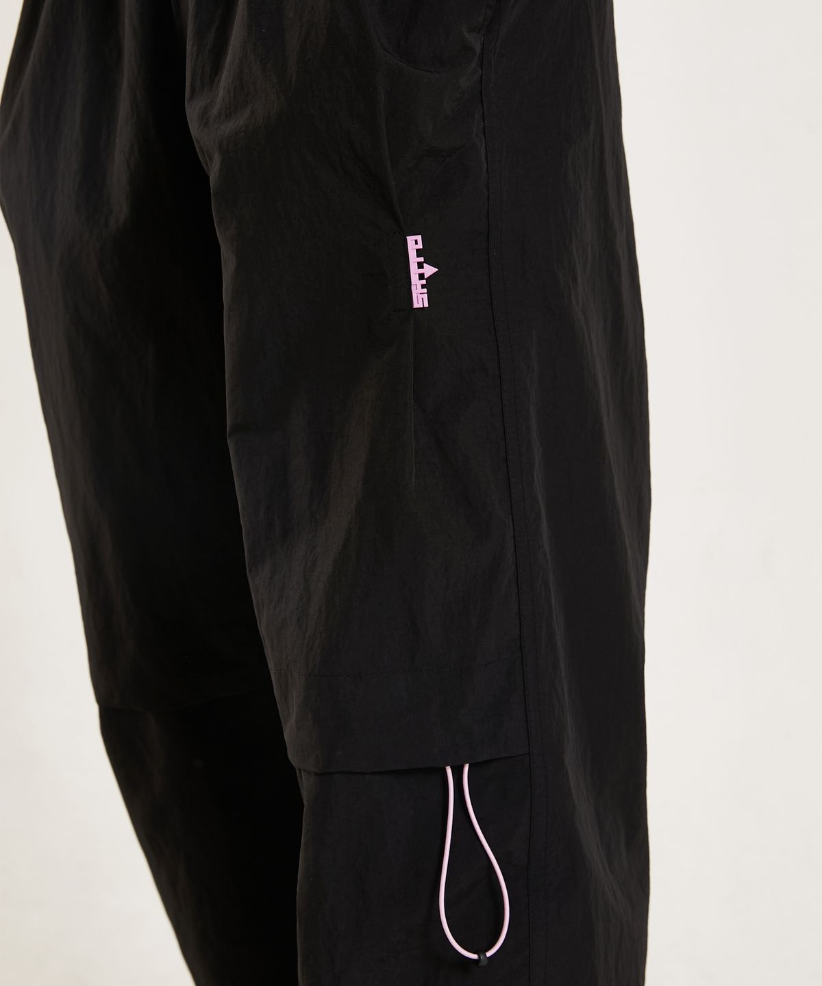 슈브토(SHVTO) Nylon balloon black pants