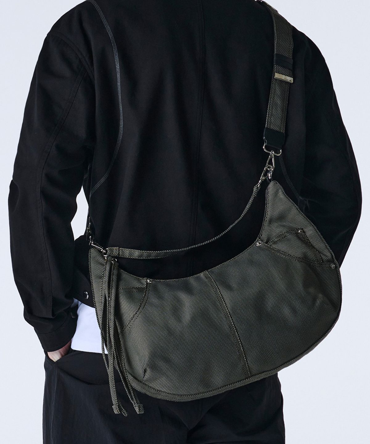 메종미네드(MAISON MINED) TWO TONE SADDLEBAG BLACK