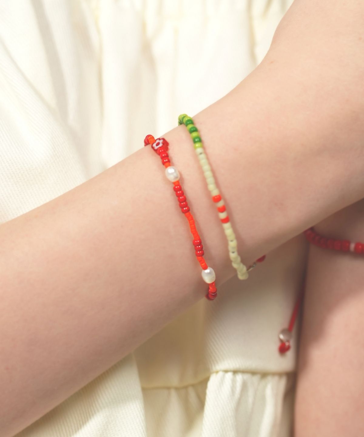 봉보(BONBEAU) Water pearl flower charm beads Bracelet 담수진주 미니 스마일 꽃 참 비즈 팔찌
