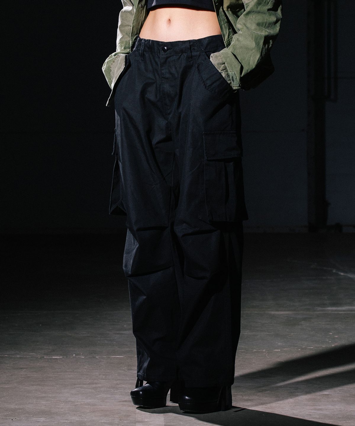 빅유니온(BIG UNION) PLEATED CARGO PANTS / BLACK