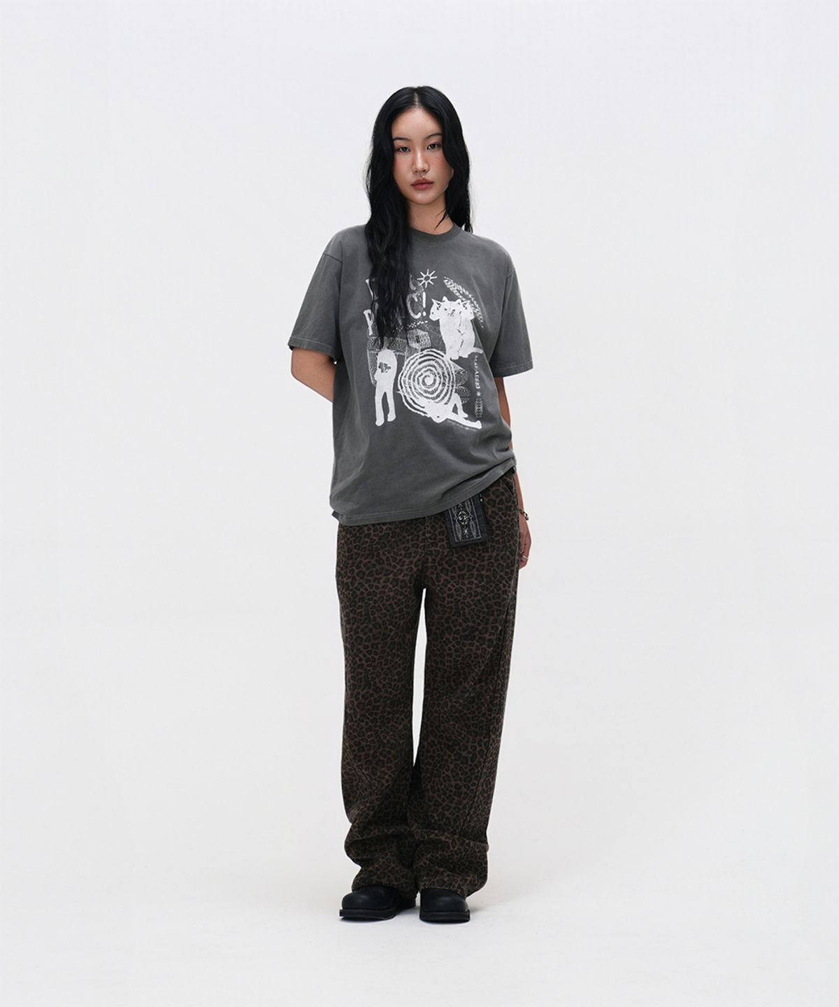 마하그리드(MAHAGRID) DON’T PANIC PIGMENT TEE CHARCOAL(MG2DMMT505A)