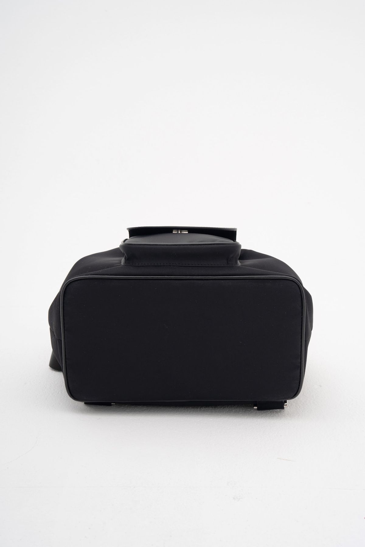 무쿠앤에보니(MUCU AND EBONY) Assezde Backpack _ Black