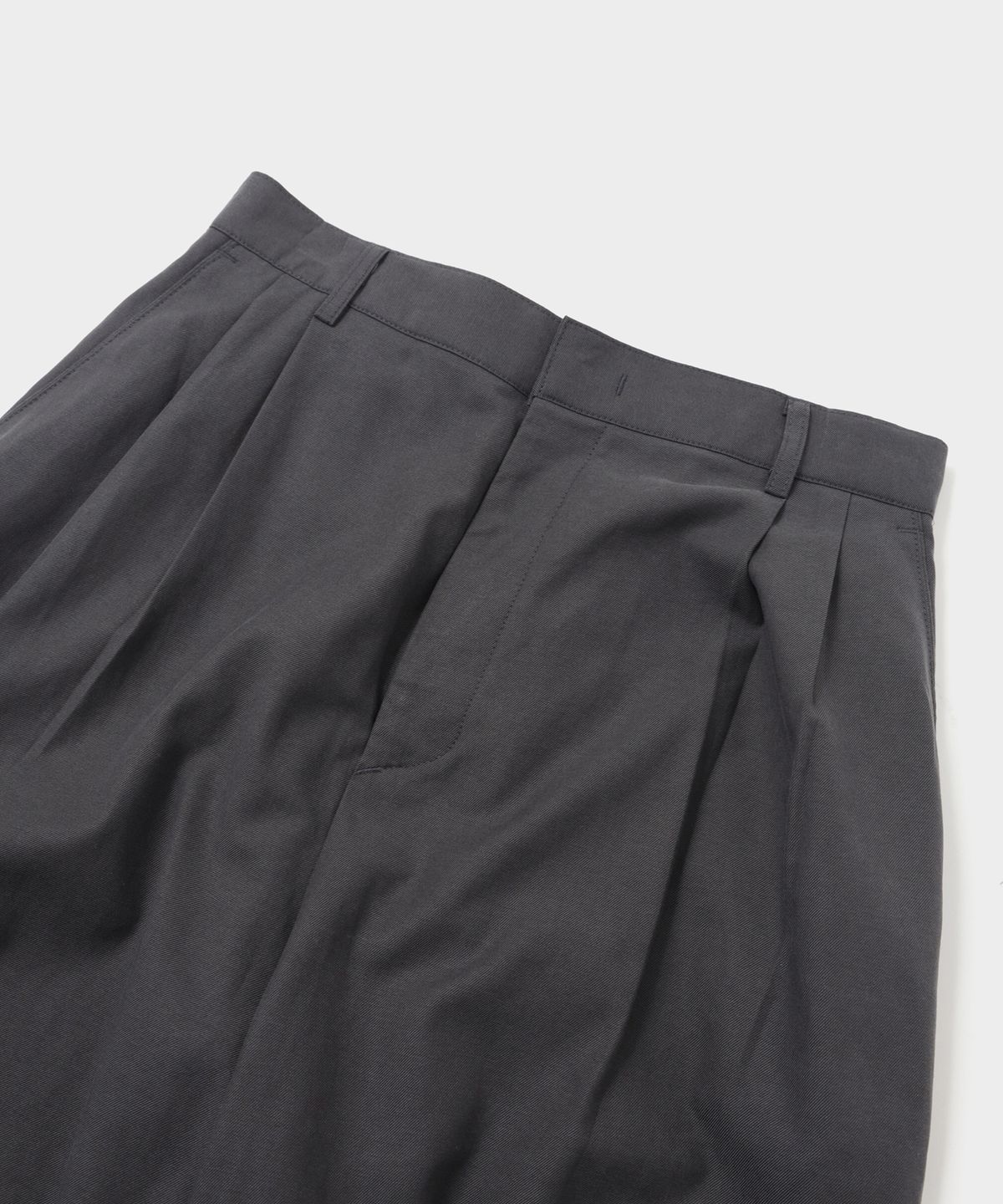 애쉬아워(ASHOUR) Middle Tuck Wide Pants Charcoal