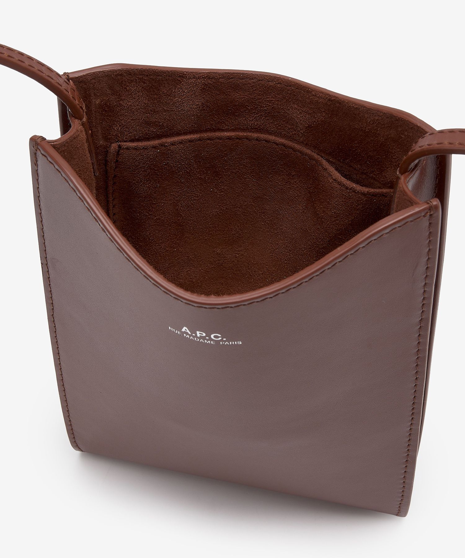 A.P.C NECKPOUCH JAMIE(ブラウン, ONE SIZE) A.P.C Jamie Neck Pouch | Nut Brown | PXBMW-H63043