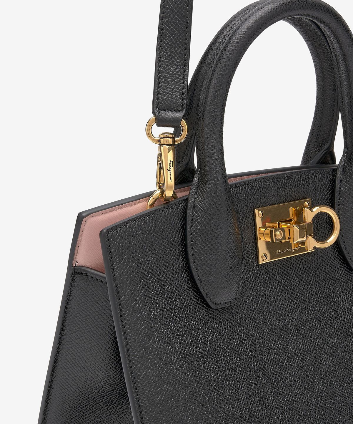 페라가모(SALVATORE FERRAGAMO) 스튜디오 박스 토트백 - 블랙 / 211424750036